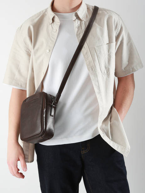 Cross Body Tas Arthur & aston Bruin leon 8 ander zicht 1