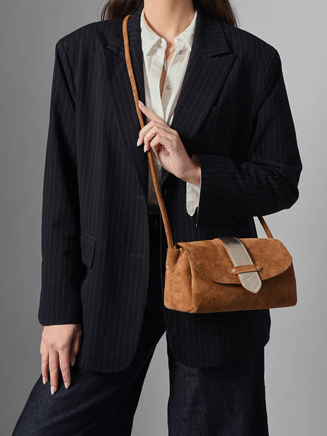 Cross Body Tas M Agnes Rundsleer Met Suède Finish Etrier Bruin agnes EAGV205M ander zicht 2