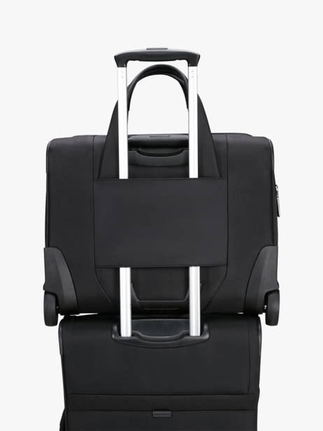 Pilot Case Op Wieltjes Met 15